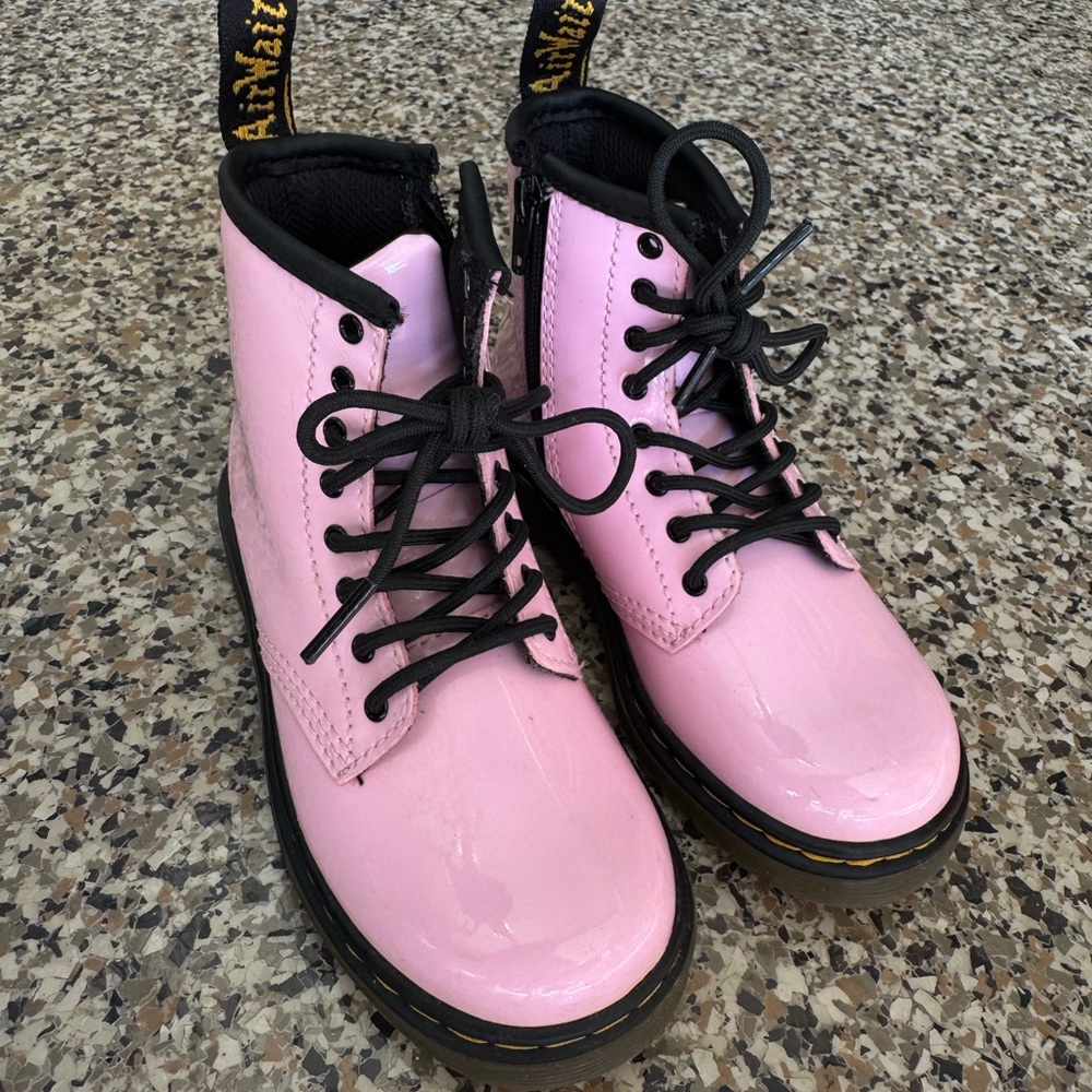 💗 Pink Patent Leather Dr. Martens Boots – Youth Size 💗